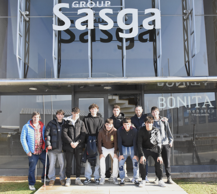 Visita estudiantes astillero CIFP Centre de la Mar